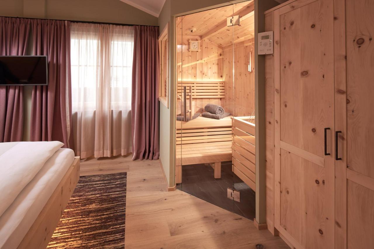 Romantikhotel Zell Am 4*