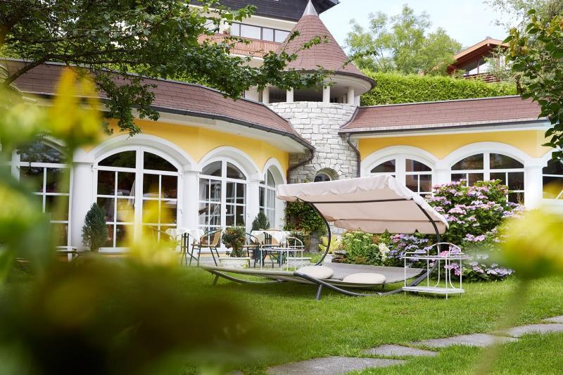 Romantikhotel Zell Am 4*